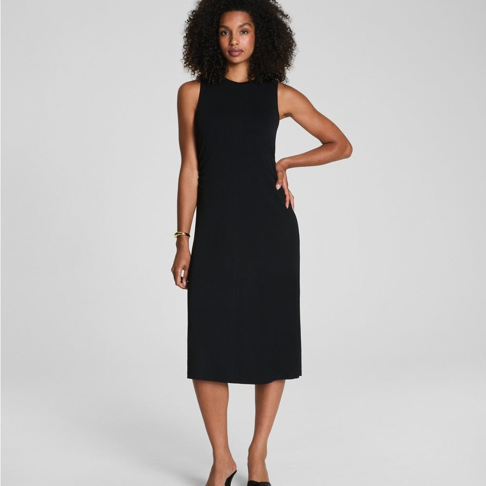 NWT - SPANX®
Sleek Jersey Crewneck Ruched Midi Dress